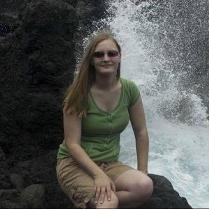 Meet your Posher, Elizabeth